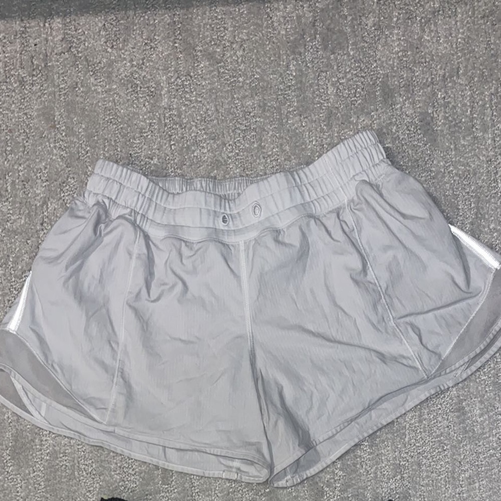 Lululemon hotty hot 4 inch